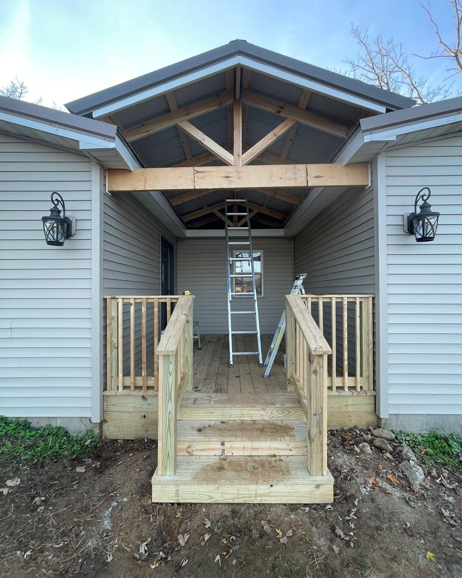 Outdoor Living Additions: Covered Entries and Deck Builds in Owensboro, KY